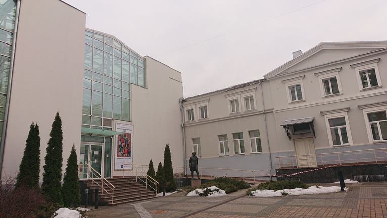 Вхід до музею Тараса Григоровича